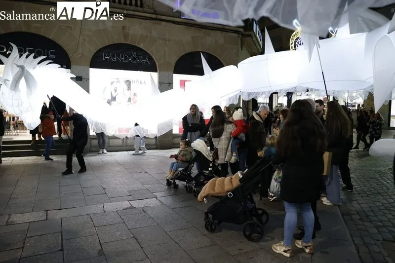 Pasacalles Drakarys de la Compañía Planetarium. Fotos: David Sañudo.