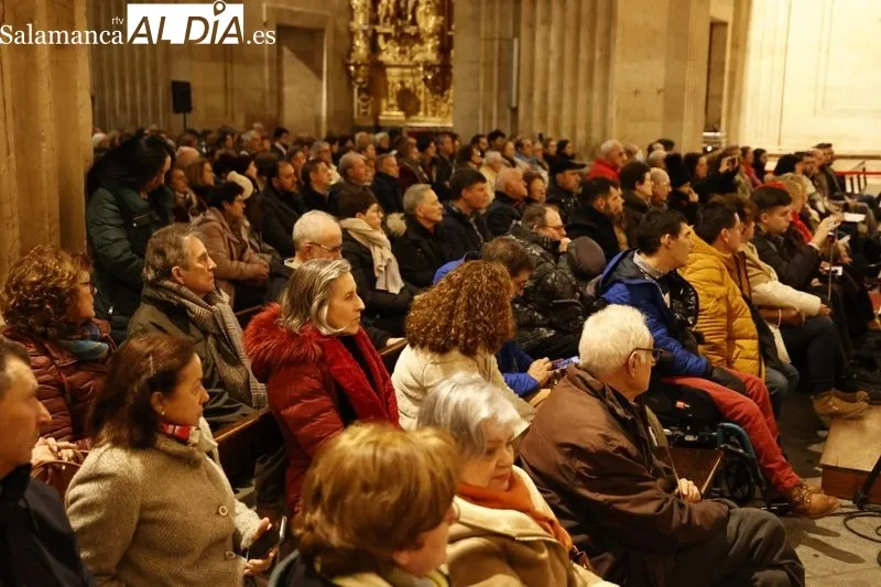Imágenes del concierto del Coro Santa Cecilia y el Coro de Cámara de la Escuela Municipal de Música de Salamanca. Fotos: David Sañudo.