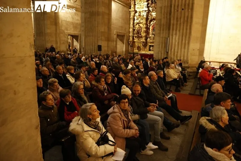 Imágenes del concierto del Coro Santa Cecilia y el Coro de Cámara de la Escuela Municipal de Música de Salamanca. Fotos: David Sañudo.