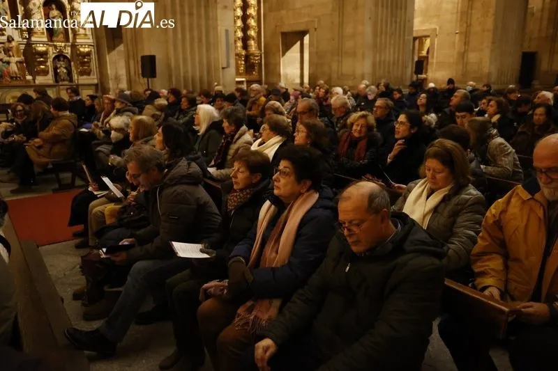 Imágenes del concierto del Coro Santa Cecilia y el Coro de Cámara de la Escuela Municipal de Música de Salamanca. Fotos: David Sañudo.