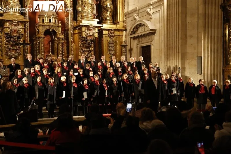Imágenes del concierto del Coro Santa Cecilia y el Coro de Cámara de la Escuela Municipal de Música de Salamanca. Fotos: David Sañudo.
