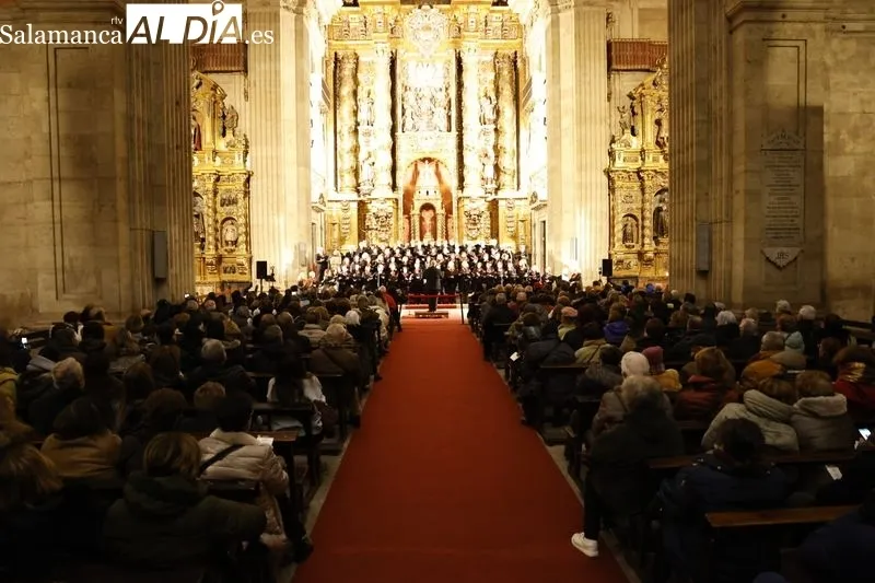 Imágenes del concierto del Coro Santa Cecilia y el Coro de Cámara de la Escuela Municipal de Música de Salamanca. Fotos: David Sañudo.