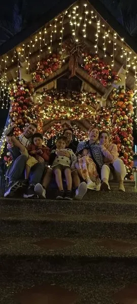 Miguel, junto a Johanna y Alejandro disfrutando las Navidades en Colombia