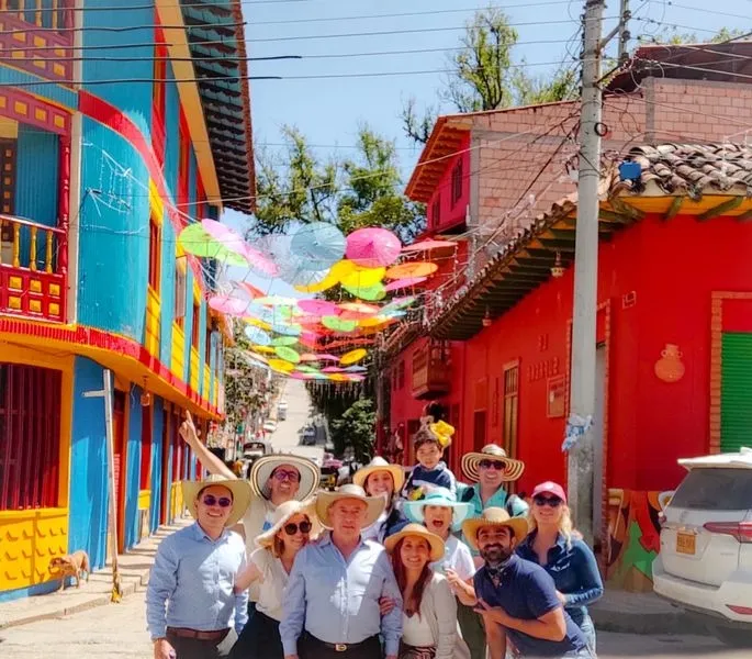 Miguel, junto a Johanna y Alejandro disfrutando las Navidades en Colombia