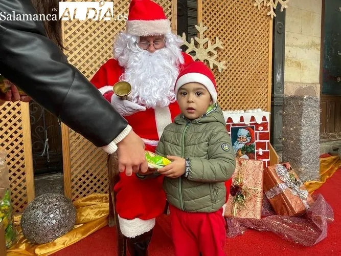 Foto 6 - Pap&aacute; Noel llega a la villa ducal rodeado de motos