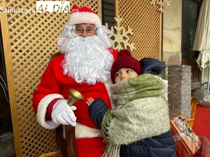 Foto 4 - Pap&aacute; Noel llega a la villa ducal rodeado de motos