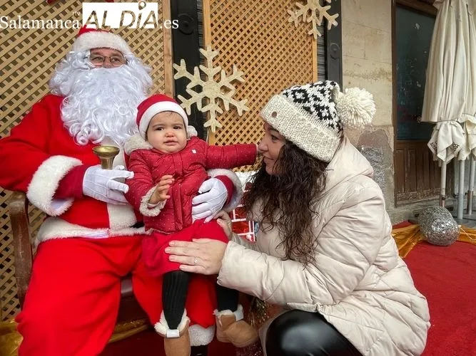 Foto 3 - Pap&aacute; Noel llega a la villa ducal rodeado de motos