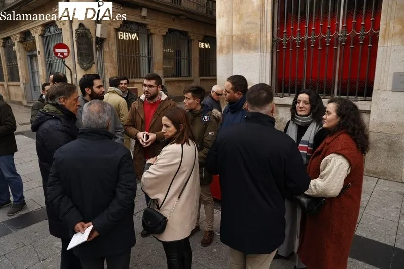 El PP de Salamanca en la plaza del Liceo por el Día de la Constitución. Fotos: David Sañudo.