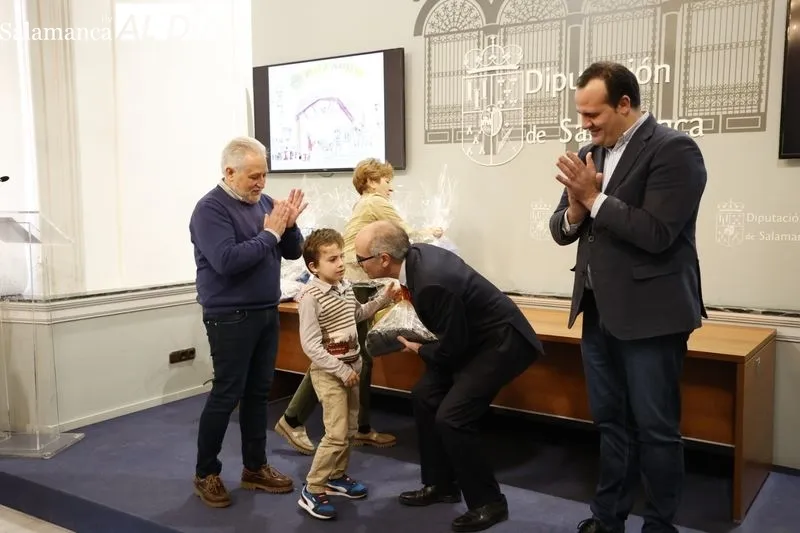 Entrega de los premios escolares del IX Concurso de Postales Navideñas