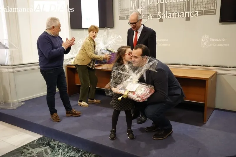 Entrega de los premios escolares del IX Concurso de Postales Navideñas