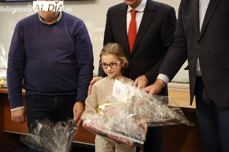Entrega de los premios escolares del IX Concurso de Postales Navideñas