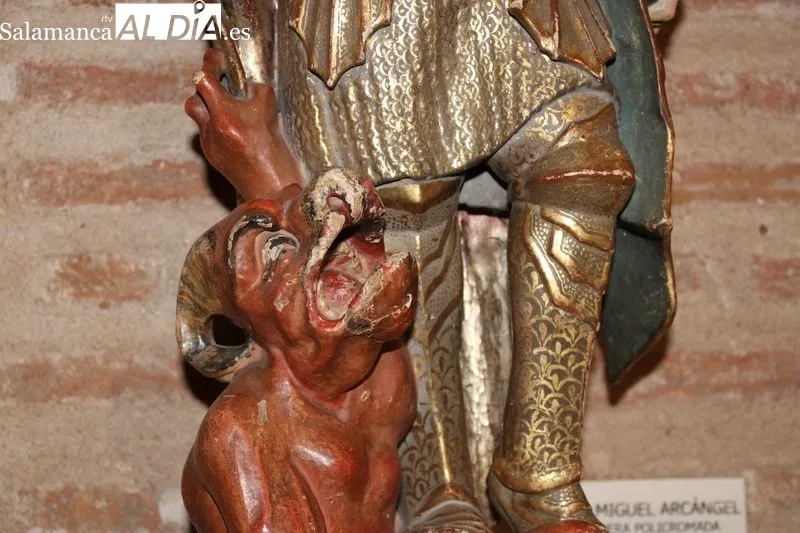 Foto 7 - La imagen de San Miguel comienza su periodo de restauraci&oacute;n&nbsp;