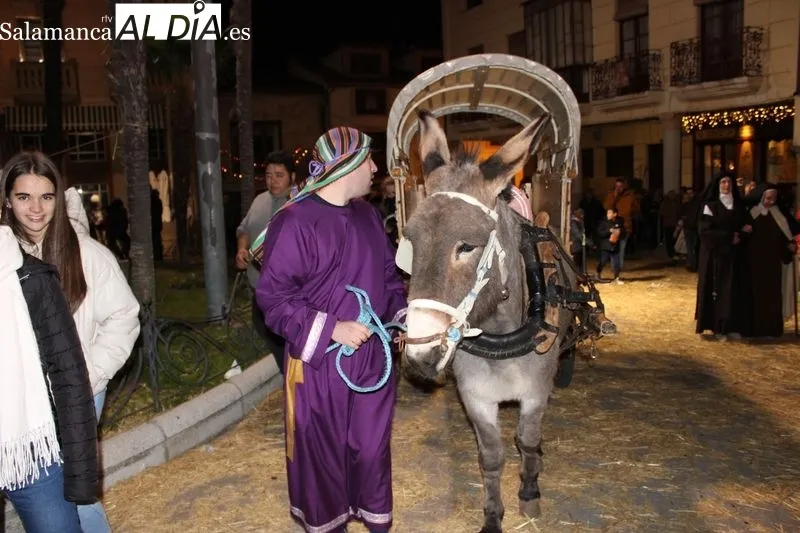 Foto 2 - El Bel&eacute;n Viviente finaliza con la aparici&oacute;n por sorpresa de Santa Teresa y San Juan de la Cruz