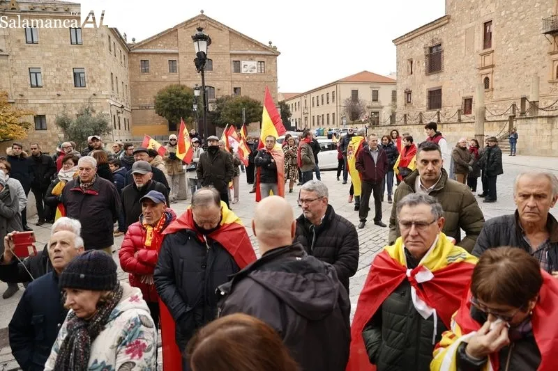 Manifestación de Vox el Día de la Constitución en la cuesta de San Blas. Fotos: David Sañudo.