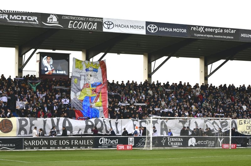 La Copa del Rey llena el Reina Sofía con un ambientazo en el Unionistas - Sporting de Gijón: lleno total gracias a los 4.896 espectadores