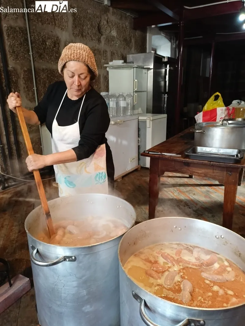 Cocido solidario en San Felices de los Gallegos organizado por la Asociación Cultural Alhóndiga