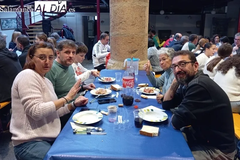 Cocido solidario en San Felices de los Gallegos organizado por la Asociación Cultural Alhóndiga