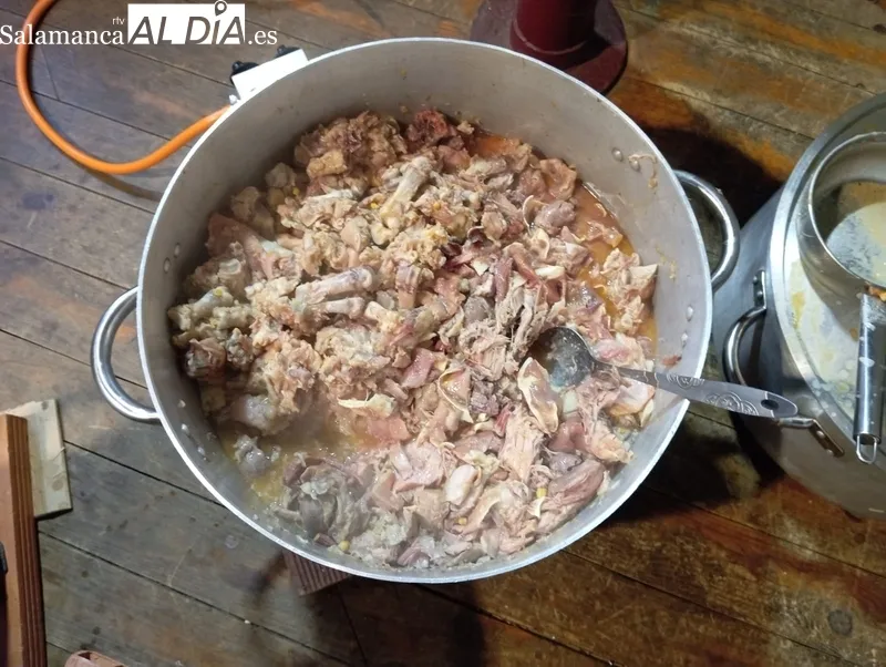Cocido solidario en San Felices de los Gallegos organizado por la Asociación Cultural Alhóndiga