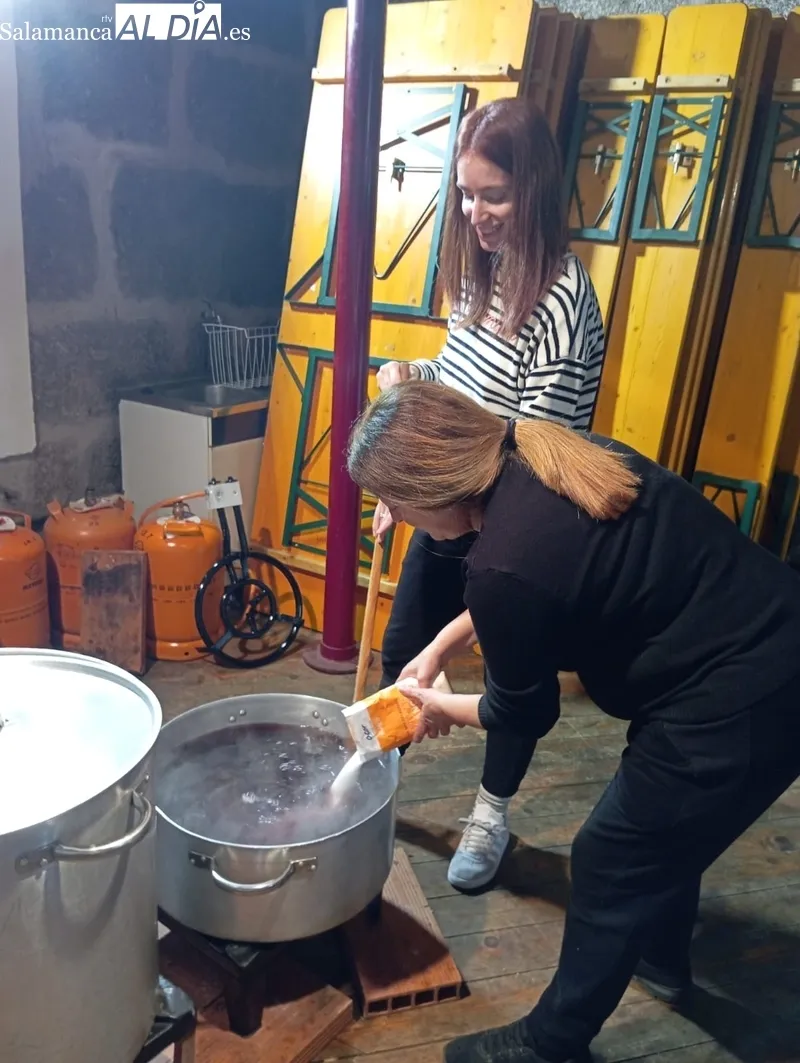 Cocido solidario en San Felices de los Gallegos organizado por la Asociación Cultural Alhóndiga