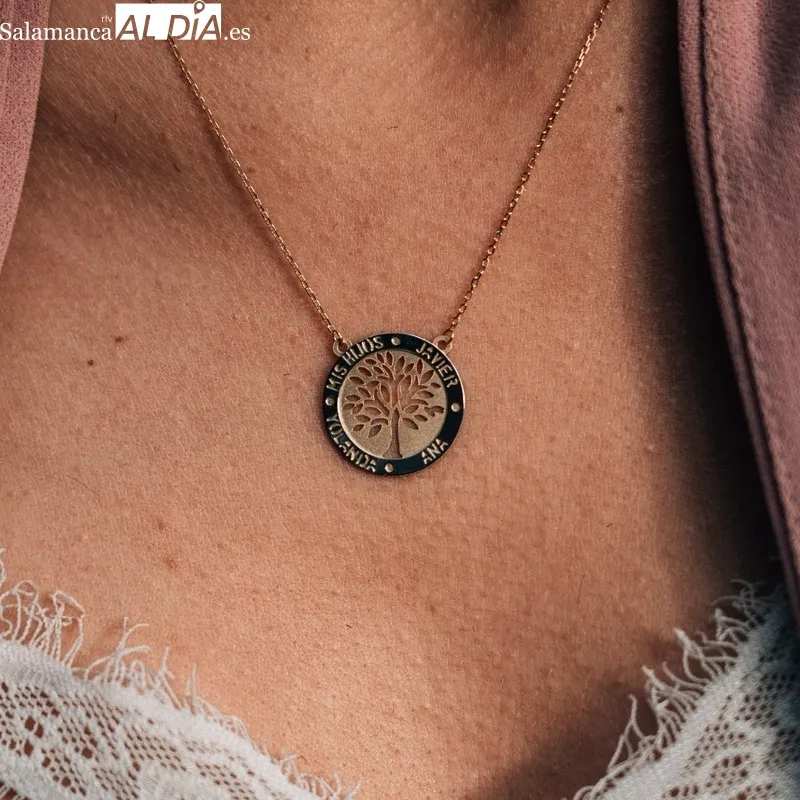 Ramos Joyería ofrece joyas y relojes de todo tipo, especializados en filigrana charra y joyas personalizadas.