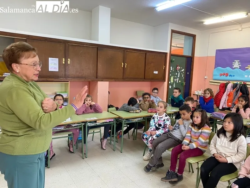 Foto 11 - El CEIP Manuel Moreno Blanco recibe la visita de los abuelos