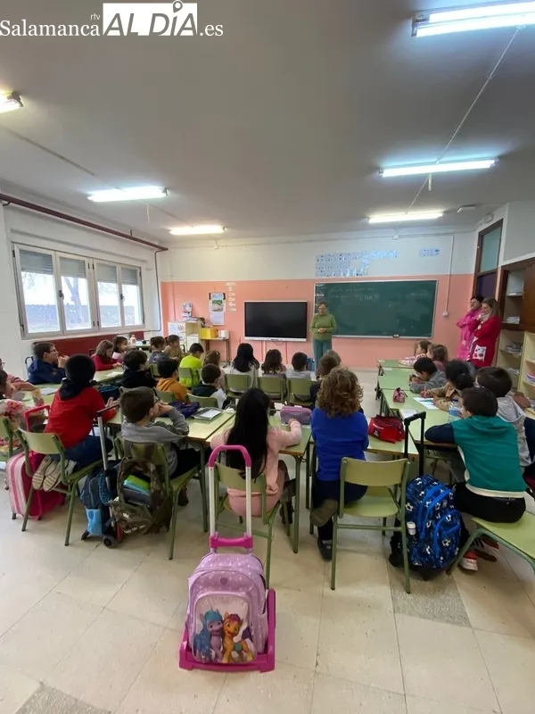 Foto 7 - El CEIP Manuel Moreno Blanco recibe la visita de los abuelos