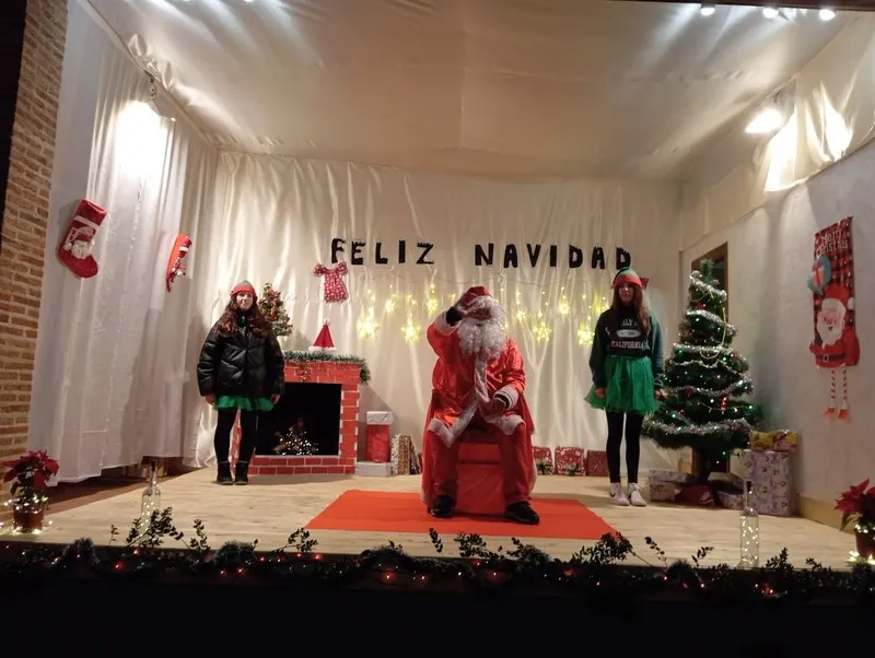 Foto 4 - Noche de magia e ilusi&oacute;n en San Felices de los Gallegos con la llegada de Pap&aacute; Noel
