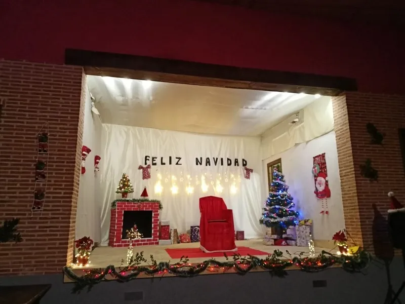 Foto 7 - Noche de magia e ilusi&oacute;n en San Felices de los Gallegos con la llegada de Pap&aacute; Noel