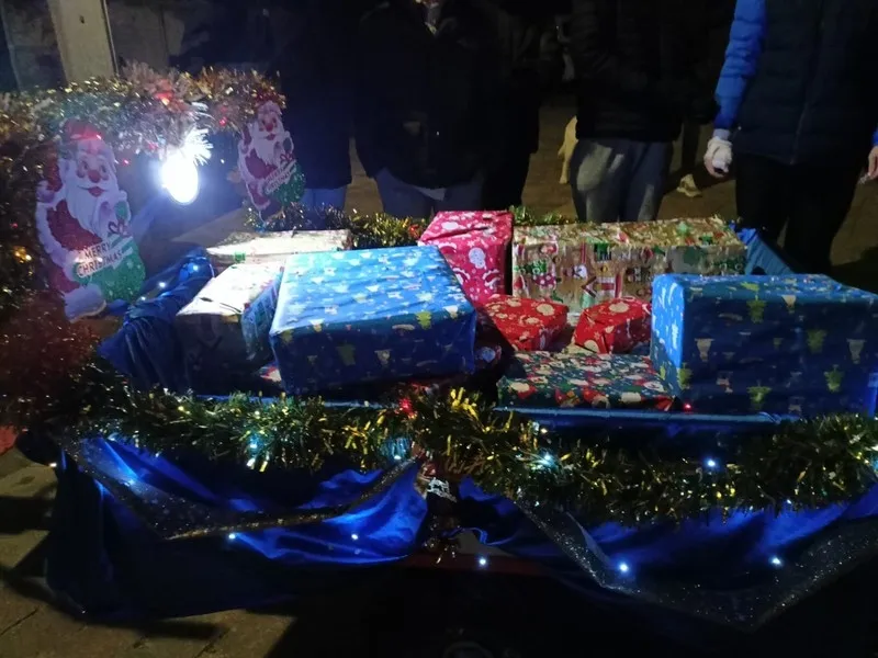 Foto 8 - Noche de magia e ilusi&oacute;n en San Felices de los Gallegos con la llegada de Pap&aacute; Noel
