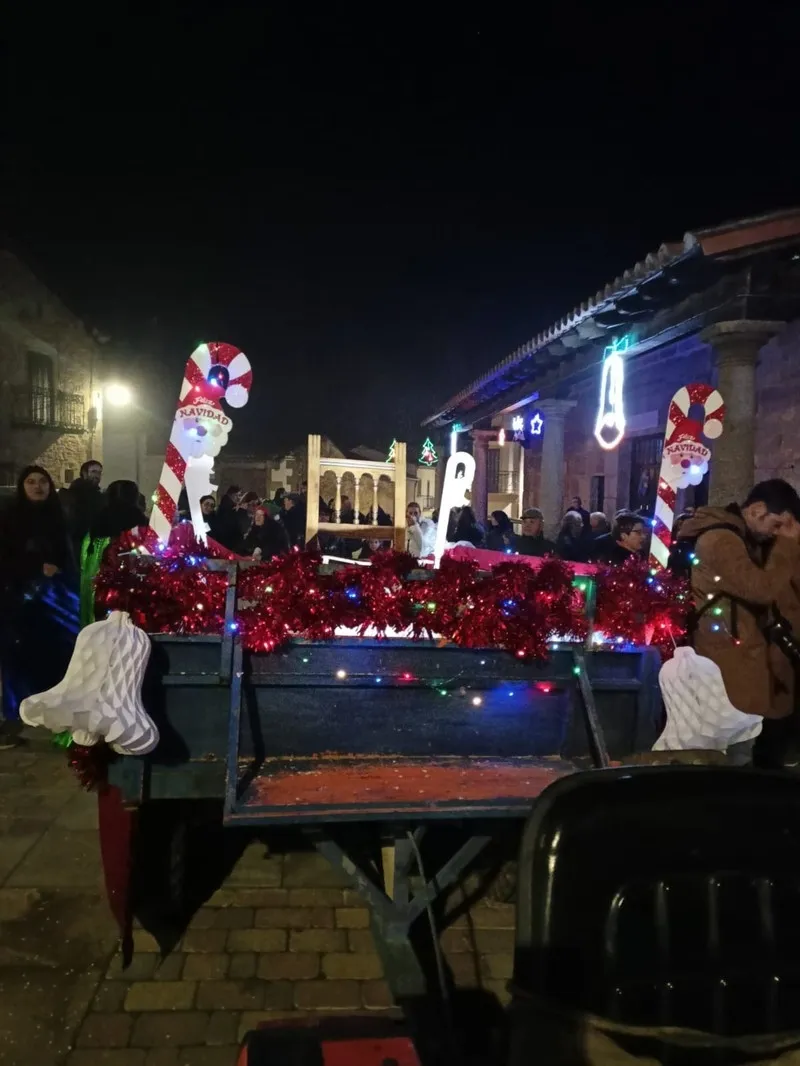 Foto 10 - Noche de magia e ilusi&oacute;n en San Felices de los Gallegos con la llegada de Pap&aacute; Noel