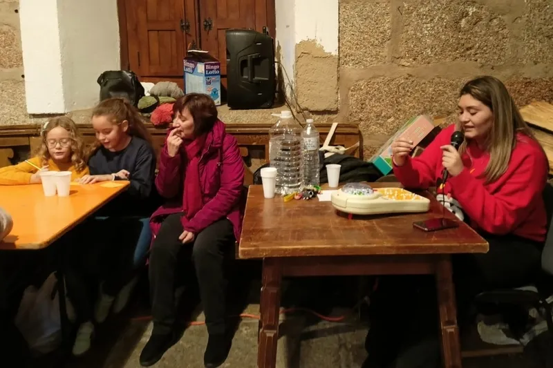 Foto 9 - Animado bingo navide&ntilde;o en San Felices de los Gallegos