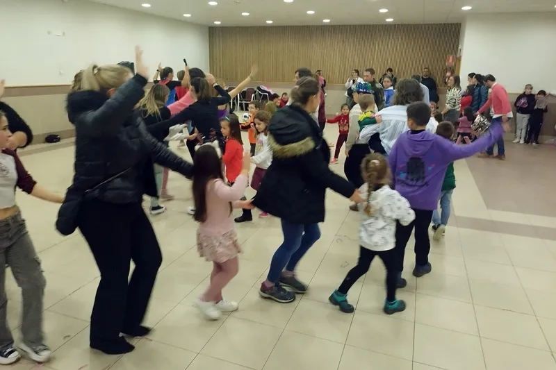 Foto 10 - Los m&aacute;s peque&ntilde;os de Villarino se adelantan en la celebraci&oacute;n de la Nochevieja