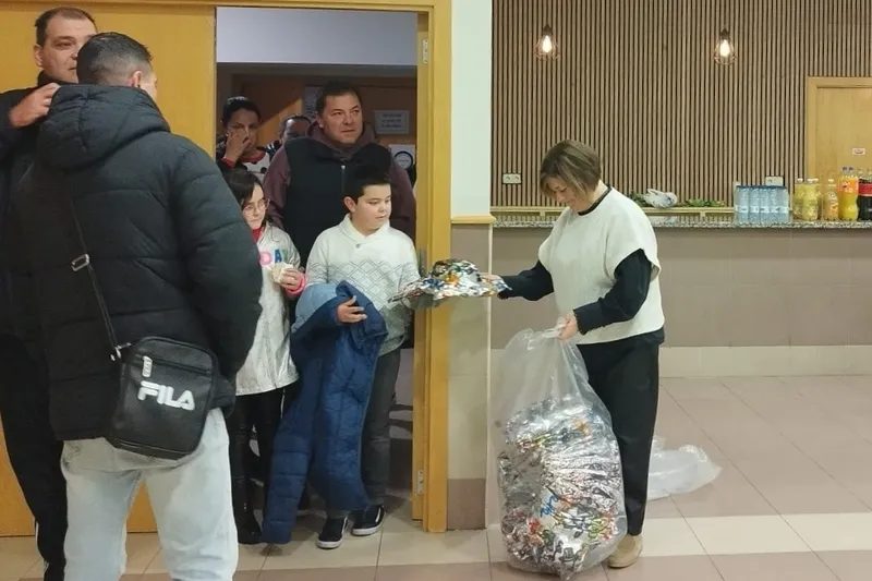 Foto 6 - Los m&aacute;s peque&ntilde;os de Villarino se adelantan en la celebraci&oacute;n de la Nochevieja