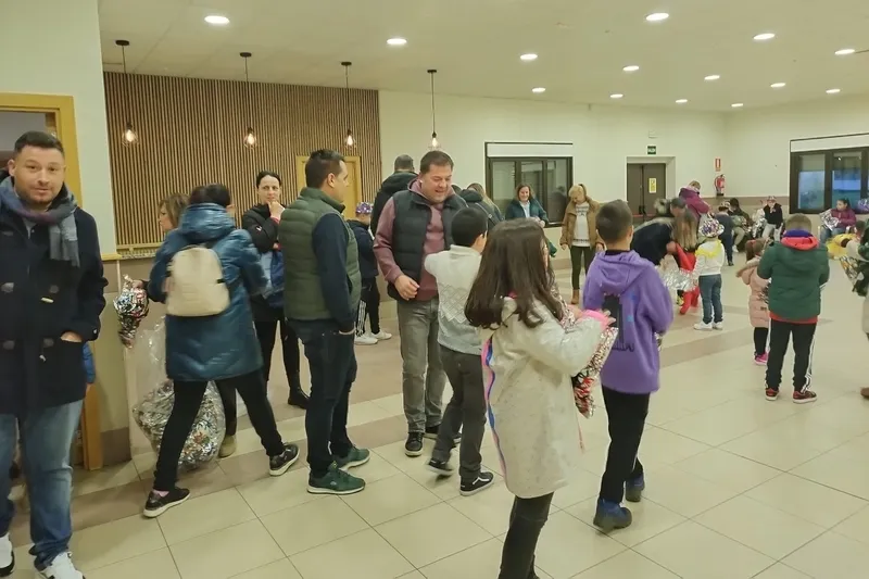 Foto 5 - Los m&aacute;s peque&ntilde;os de Villarino se adelantan en la celebraci&oacute;n de la Nochevieja