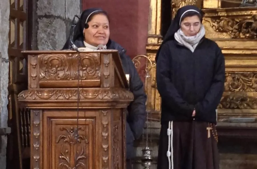 Foto 3 - Hermanas del Zarzoso visitan la Parroquia de San Andr&eacute;s