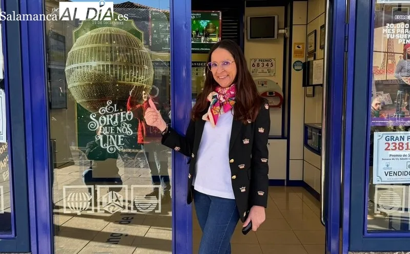 Carmen Santiago, responsable de la Administración de Lotería de la plaza de la Constitución, en Peñaranda de Bracamonte