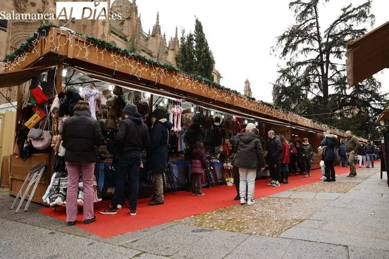 Turistas en el centro de Salamanca. Foto de David Sañudo