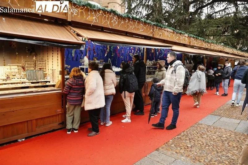 Turistas en el centro de Salamanca. Foto de David Sañudo