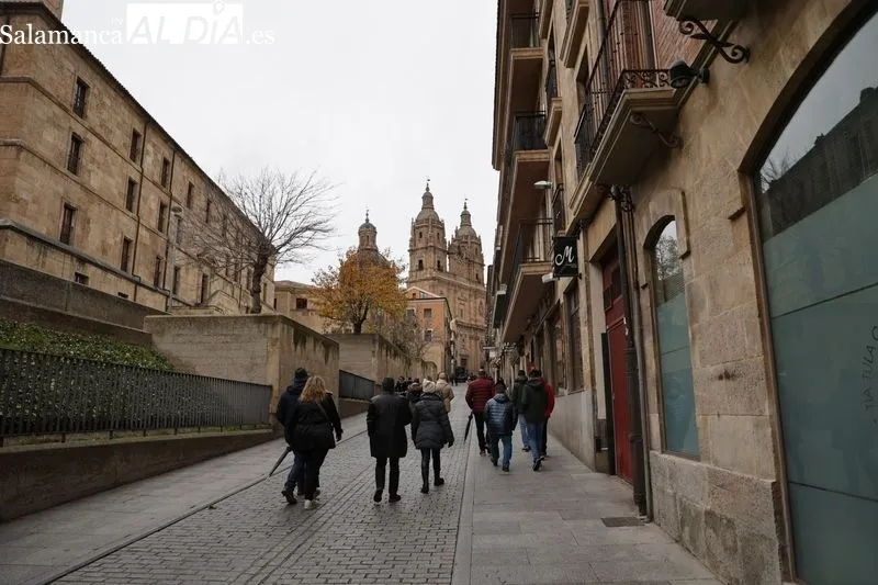 Turistas en el centro de Salamanca. Foto de David Sañudo