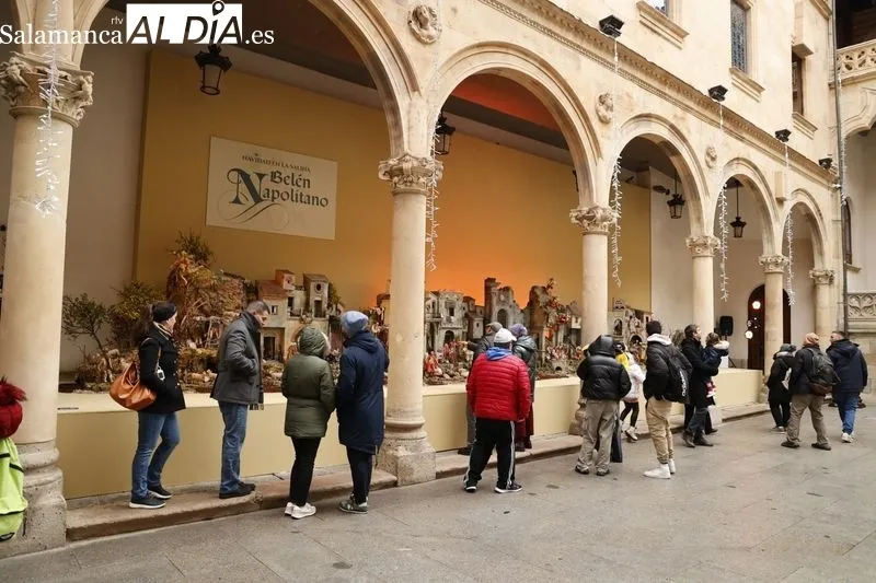 Turistas en el centro de Salamanca. Foto de David Sañudo
