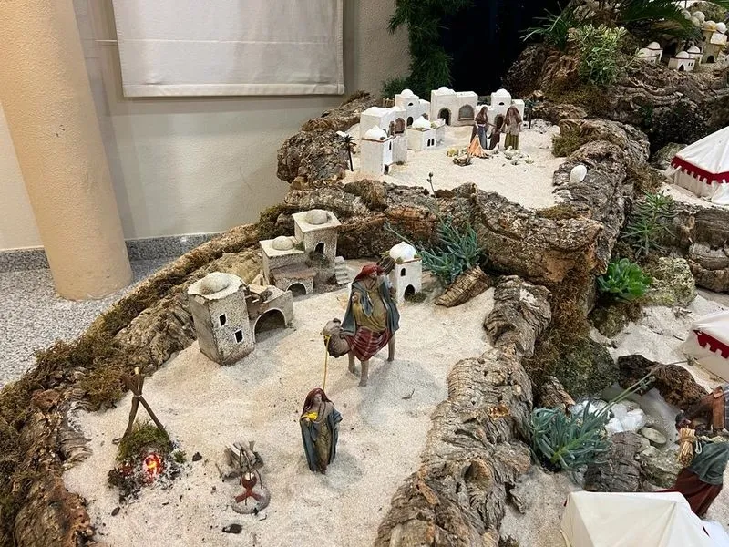 Tradicional Belén que instala cada año en el salón de actos de la Casa de Cultura