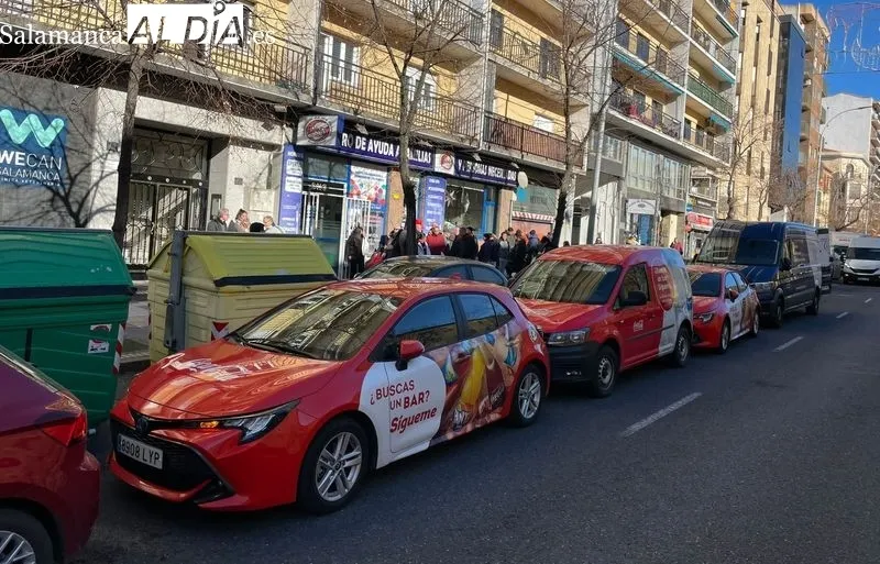 Reparto de 350 menús solidarios de Coca Cola Salamanca en el Comedor de los Pobres