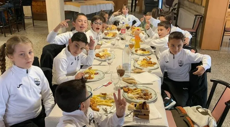 Foto 4 - El Alba de Tormes CF celebra la comida de Navidad