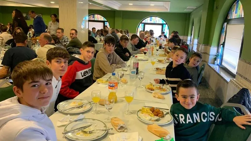 Foto 7 - El Alba de Tormes CF celebra la comida de Navidad