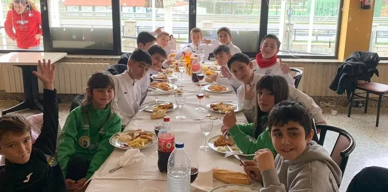 Foto 11 - El Alba de Tormes CF celebra la comida de Navidad