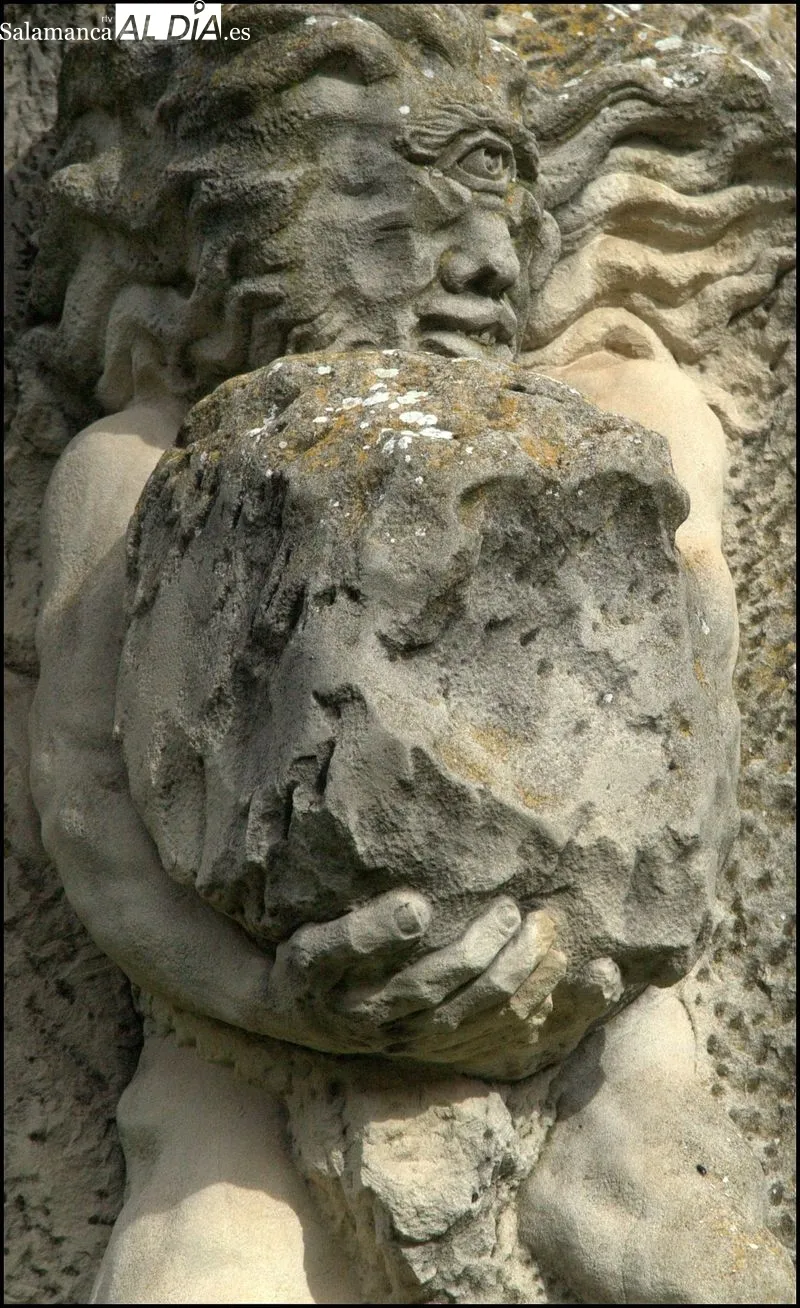 Escultura dedicada a Góngora en Salamanca y realizada por Severiano Grande. Foto de J. Amador Martín