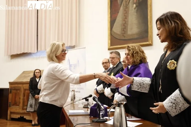 Acto institucional del Colegio Oficial de Graduados Sociales de Salamanca en el edificio histórico de la USAL. Foto de David Sañudo