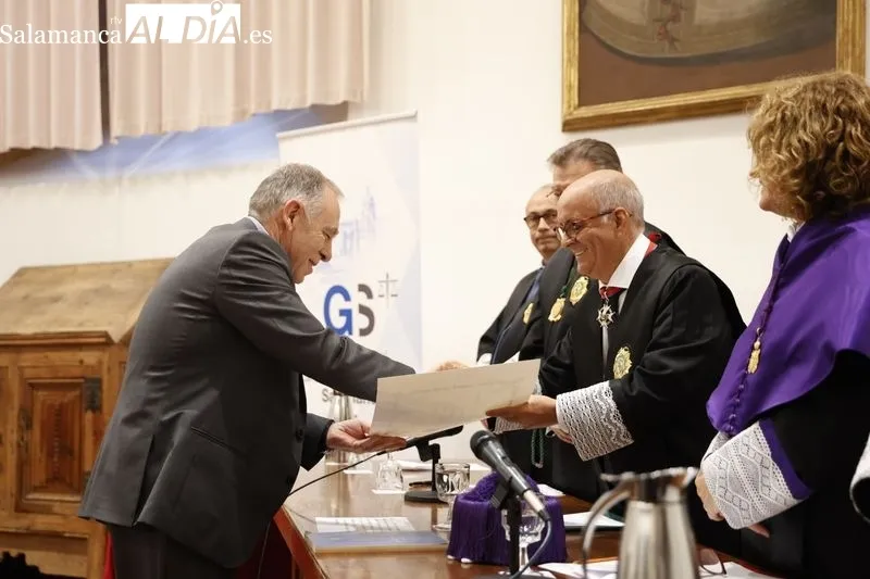 Acto institucional del Colegio Oficial de Graduados Sociales de Salamanca en el edificio histórico de la USAL. Foto de David Sañudo