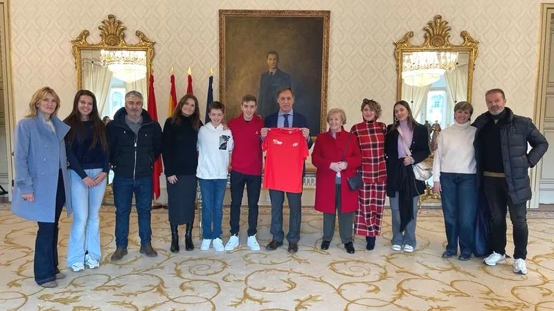 Homenaje a Samuel Rivas, campeón del mundo de pádel de menores, en el Ayuntamiento de Salamanca