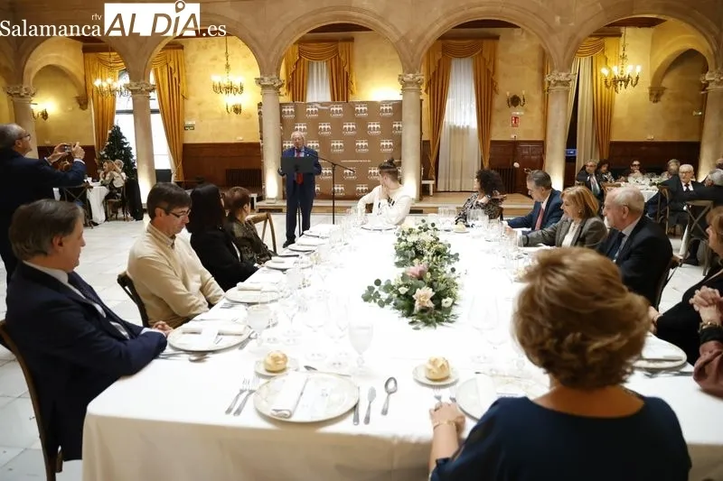 Entrega de la Insignia de Oro del Casino de Salamanca a Pedro Méndez. Foto David Sañudo